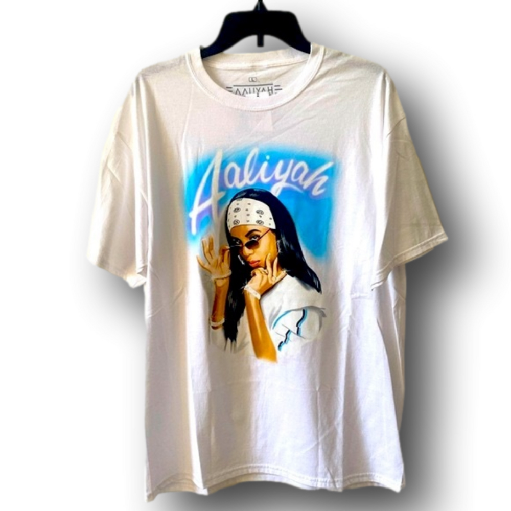 Aaliyah Graphic T-Shirt - Size Large - NWT